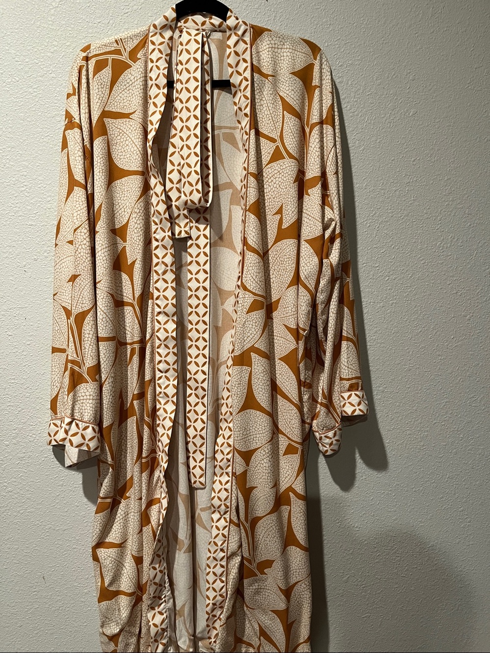 Cost Plus World Market Cream & Rust Botanical Rayon Robe
OS - Picture 9 of 13